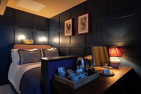 Potters Heron Hotel