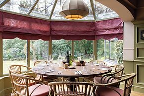 The Potter's Heron - A Heartwood Inn