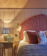 Potters Heron Hotel