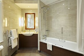Sir Christopher Wren Hotel
