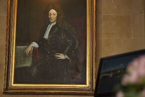 Sir Christopher Wren Hotel