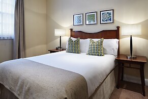Sir Christopher Wren Hotel