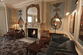 Sir Christopher Wren Hotel