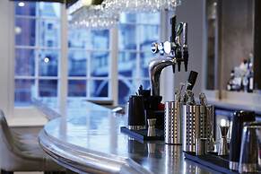 Sir Christopher Wren Hotel