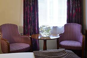 Sir Christopher Wren Hotel