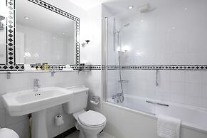 Sir Christopher Wren Hotel