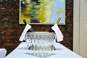Sir Christopher Wren Hotel