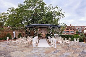 Sir Christopher Wren Hotel