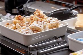 Roochelle Hotel by Nobile