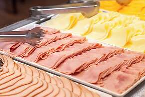 Roochelle Hotel by Nobile