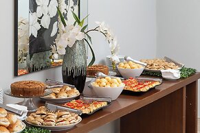 Roochelle Hotel by Nobile