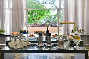 Hotel Deville Business Maringá