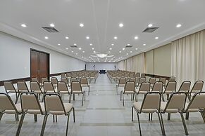 Hotel Deville Business Maringá