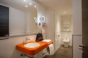 Cosmopolita Hotel Rome, Tapestry Collection by Hilton