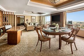 Sule Shangri-La, Yangon