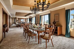 Sule Shangri-La, Yangon