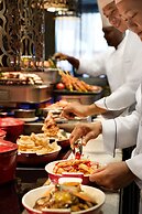 Sule Shangri-La, Yangon