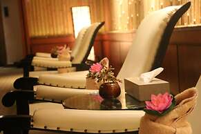 Sule Shangri-La, Yangon