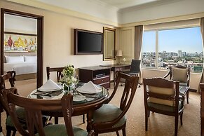 Sule Shangri-La, Yangon