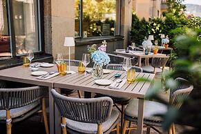 Neues Schloss Privat Hotel Zurich, Autograph Collection