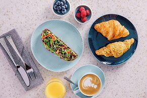 Neues Schloss Privat Hotel Zurich, Autograph Collection