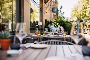 Neues Schloss Privat Hotel Zurich, Autograph Collection