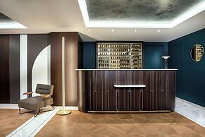 Neues Schloss Privat Hotel Zurich, Autograph Collection