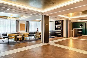 Neues Schloss Privat Hotel Zurich, Autograph Collection