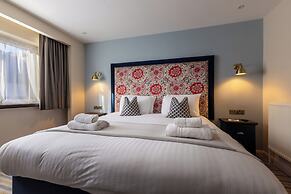 Thatchers Hotel