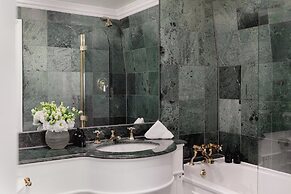 The Egerton House Hotel