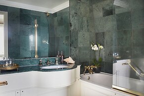 The Egerton House Hotel