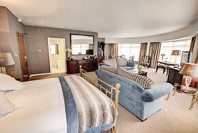 Everglades Hotel