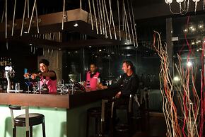 Novotel Mumbai Juhu Beach Hotel