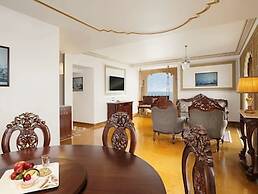 Novotel Mumbai Juhu Beach Hotel