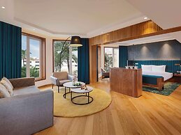 Novotel Mumbai Juhu Beach Hotel