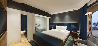 Novotel Mumbai Juhu Beach Hotel