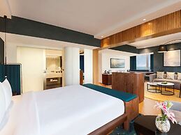 Novotel Mumbai Juhu Beach Hotel