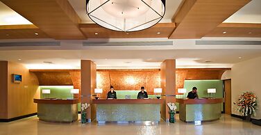 Novotel Mumbai Juhu Beach Hotel