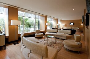 Novotel Mumbai Juhu Beach Hotel