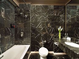 Grand Mercure Bangkok Atrium