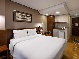 Mercure Curitiba Golden Hotel