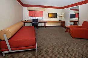 La Quinta Inn & Suites by Wyndham Columbus State University