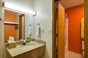 Motel 6 Waukegan, IL