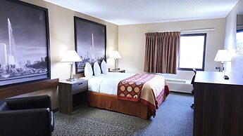 Super 8 by Wyndham Elgin