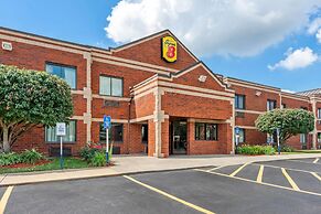 Super 8 by Wyndham Elgin