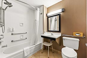 Super 8 by Wyndham Elgin