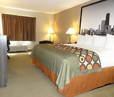 Super 8 by Wyndham Elgin
