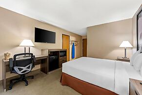 Super 8 by Wyndham Elgin