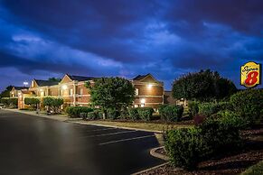 Super 8 by Wyndham Elgin