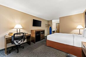 Super 8 by Wyndham Elgin